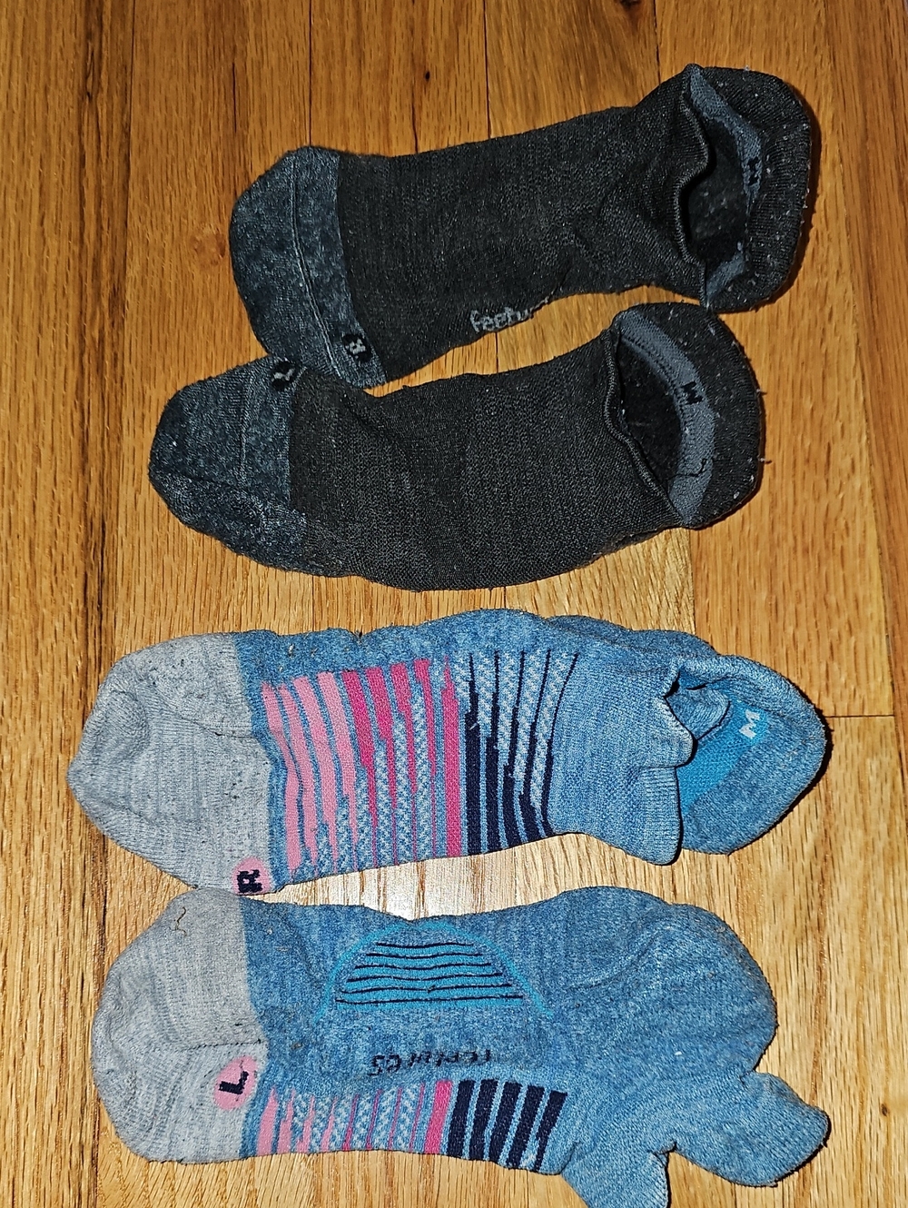Feetures Women's Socks 2 pair - Medium